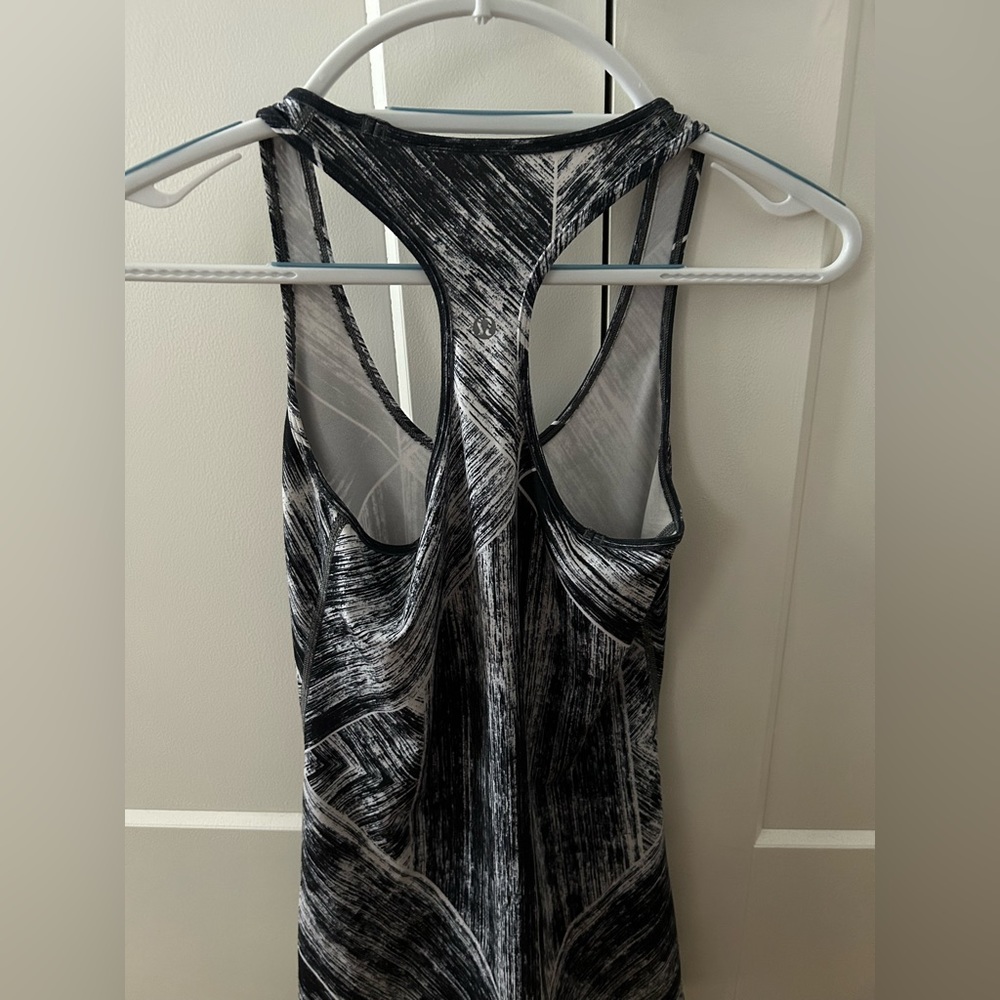 lululemon size 8 workout tank top - Picture 2 of 2